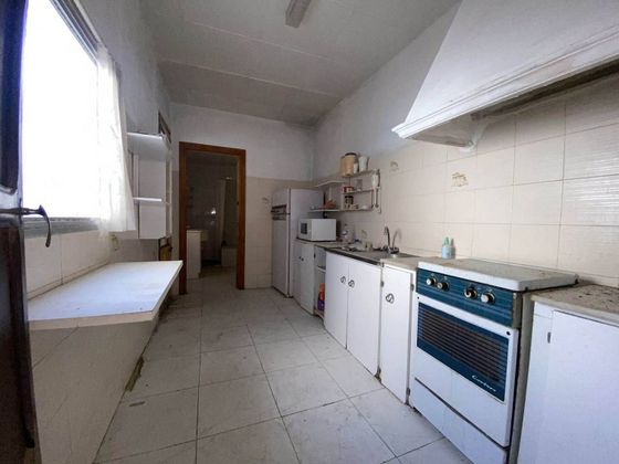 Foto 2 de Casa en venda a avenida España de 4 habitacions amb terrassa i garatge