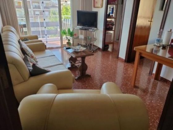 Foto 2 de Pis en venda a paseo Maritimo de Levante de 3 habitacions amb terrassa i piscina