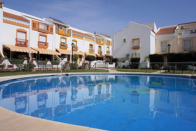 Foto 1 de Casa en venta en avenida Infanta Elena de 3 habitaciones con terraza y piscina