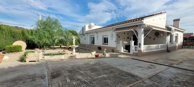 Foto 2 de Xalet en venda a Vilamarxant de 4 habitacions amb terrassa i piscina
