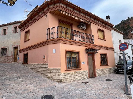 Foto 1 de Xalet en venda a Serra de 4 habitacions amb terrassa i garatge