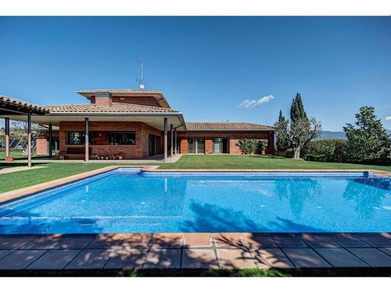 Foto 1 de Casa en venda a Canovelles de 6 habitacions amb terrassa i piscina