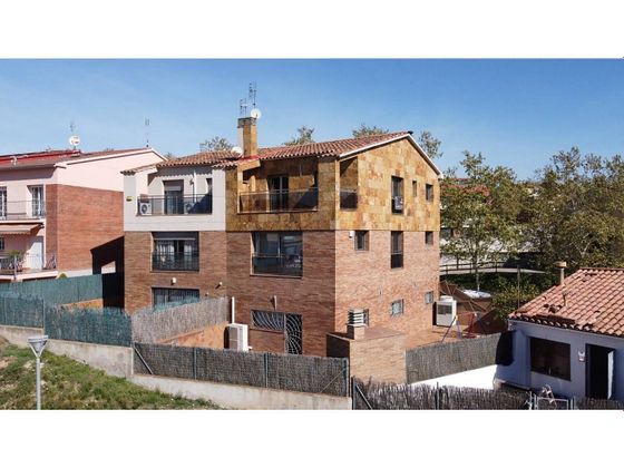Foto 2 de Casa adossada en venda a Franqueses del Vallès, les de 5 habitacions amb terrassa i garatge