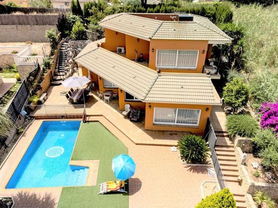 Foto 1 de Xalet en venda a calle Joan Corominas de 5 habitacions amb terrassa i piscina
