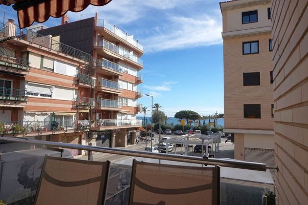 Foto 1 de Pis en venda a Centre - Pineda de Mar de 4 habitacions amb terrassa i garatge