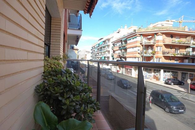 Foto 2 de Piso en venta en Centre - Pineda de Mar de 4 habitaciones con terraza y garaje