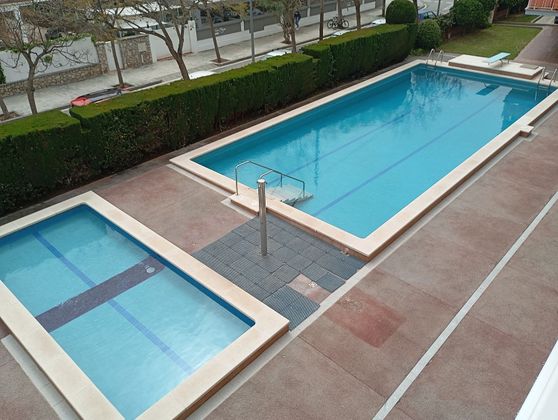 Foto 1 de Piso en alquiler en Baixador de 2 habitaciones con terraza y piscina