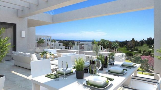 Foto 2 de Àtic en venda a Benahavís de 2 habitacions amb terrassa i piscina