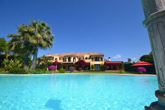 Foto 1 de Xalet en venda a Paraíso - Atalaya- Benamara de 9 habitacions amb terrassa i piscina