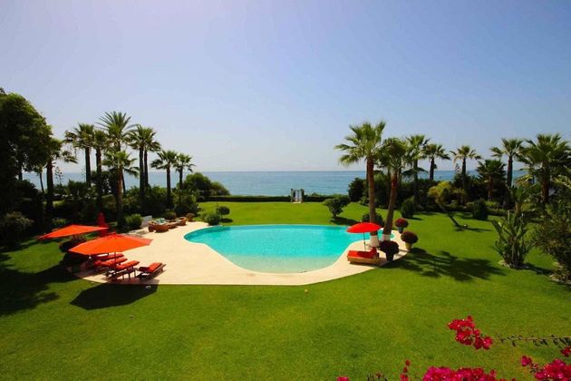 Foto 2 de Xalet en venda a Paraíso - Atalaya- Benamara de 9 habitacions amb terrassa i piscina