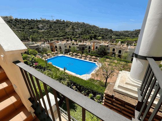 Foto 2 de Venta de ático en Benahavís de 3 habitaciones con terraza y piscina
