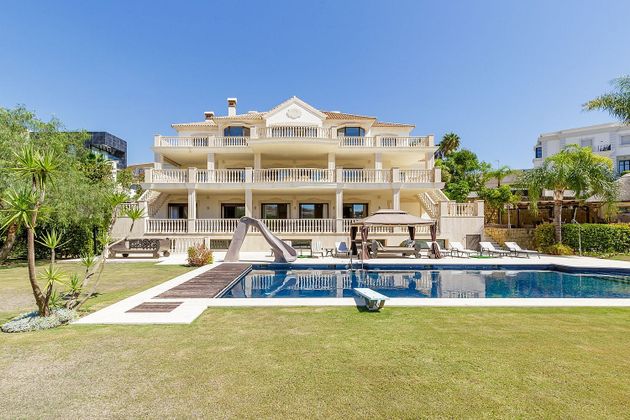 Foto 1 de Venta de chalet en Benahavís de 7 habitaciones con terraza y piscina