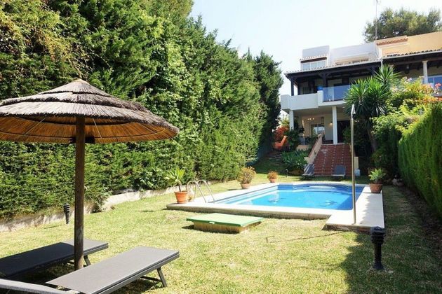 Foto 1 de Xalet en lloguer a Nueva Andalucía centro de 4 habitacions amb terrassa i piscina