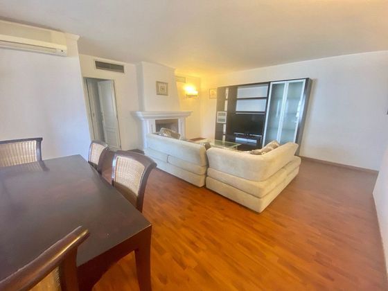 Foto 1 de Alquiler de piso en Puerto Banús de 1 habitación con muebles y aire acondicionado