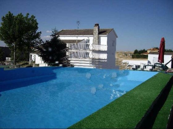 Foto 2 de Venta de chalet en Arapiles de 4 habitaciones con terraza y piscina