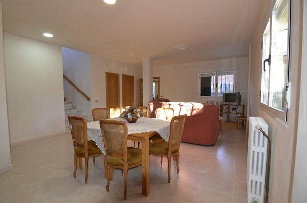 Foto 2 de Venta de chalet en Linares de Riofrío de 4 habitaciones con terraza y garaje