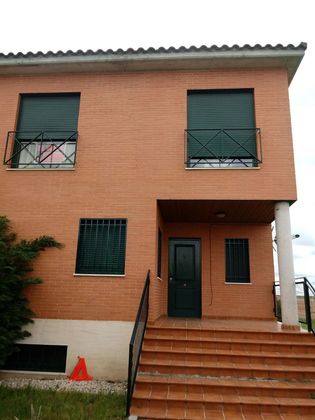 Foto 1 de Casa en venta en Carrascal de Barregas de 3 habitaciones con terraza y balcón