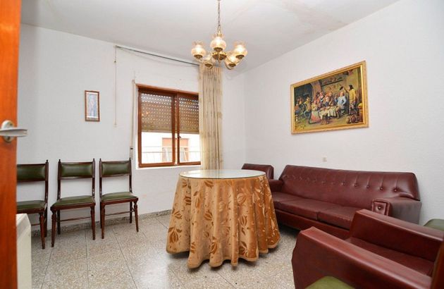 Foto 2 de Casa en venda a Fuentesaúco de 4 habitacions amb terrassa i garatge