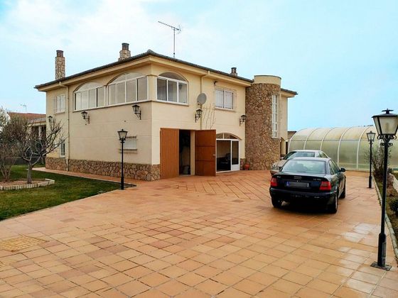 Foto 1 de Casa en venta en Castellanos de Villiquera de 5 habitaciones con terraza y piscina