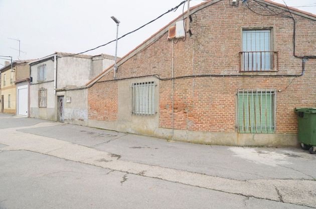 Foto 1 de Casa en venda a Campo de Peñaranda (El) de 7 habitacions amb balcó