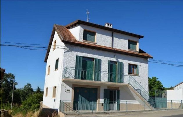 Foto 1 de Xalet en venda a Peñaparda de 6 habitacions amb garatge i balcó