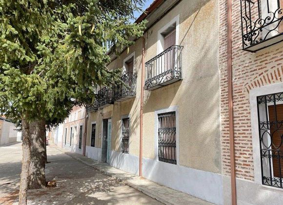 Foto 2 de Casa en venda a Palaciosrubios de 5 habitacions amb garatge i calefacció