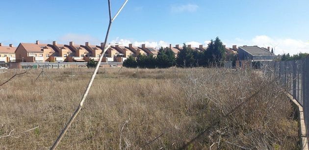 Foto 2 de Venta de terreno en Aldeamayor de San Martín de 1138 m²