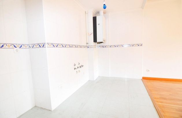 Foto 2 de Venta de piso en Capuchinos - Glorieta de 1 habitación con garaje y calefacción