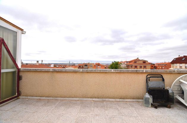 Foto 2 de Venta de ático en Pizarrales de 1 habitación con terraza y aire acondicionado
