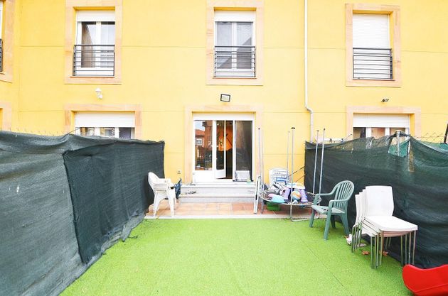 Foto 1 de Venta de casa adosada en Castellanos de Moriscos de 4 habitaciones con terraza y garaje