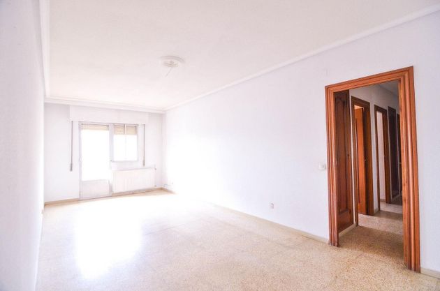 Foto 1 de Venta de piso en Tormes - La Vega de 3 habitaciones con terraza y balcón