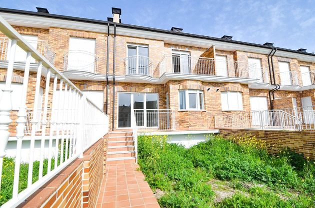 Foto 2 de Casa en venda a Villares de la Reina de 4 habitacions amb terrassa i garatge