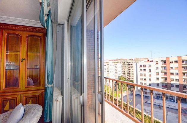 Foto 1 de Venta de piso en Delicias - San Isidro de 4 habitaciones con garaje y balcón