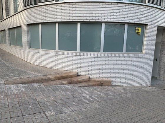 Foto 1 de Local en venta en Mion - Puigberenguer con terraza y ascensor