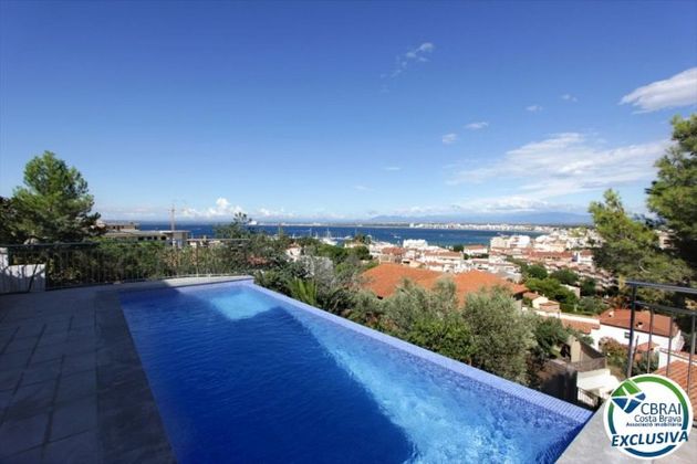 Foto 2 de Venta de chalet en Port Esportiu - Puig Rom - Canyelles de 4 habitaciones con terraza y piscina