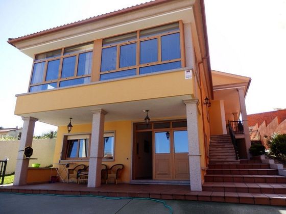 Foto 1 de Casa en venda a Boiro de 5 habitacions amb terrassa i piscina