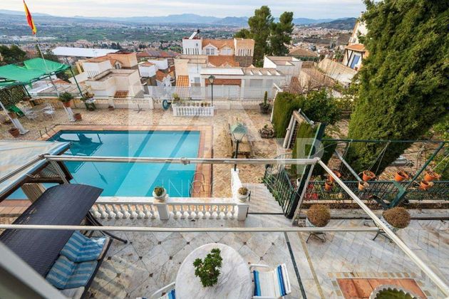 Foto 2 de Chalet en venta en Barrio de la Vega de 4 habitaciones con terraza y piscina