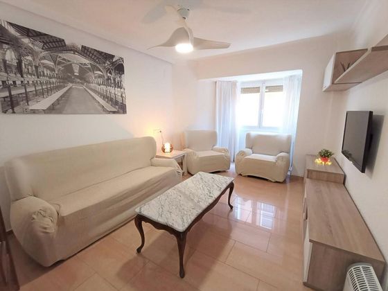 Foto 1 de Alquiler de piso en El Mercat de 5 habitaciones con terraza y muebles