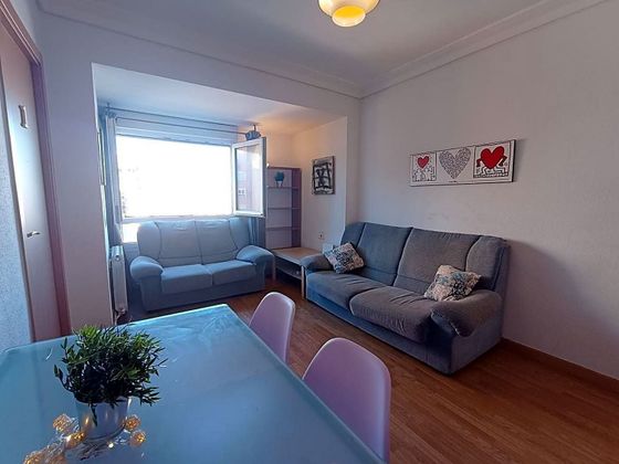 Foto 2 de Alquiler de piso en Jaume Roig de 4 habitaciones con muebles y aire acondicionado