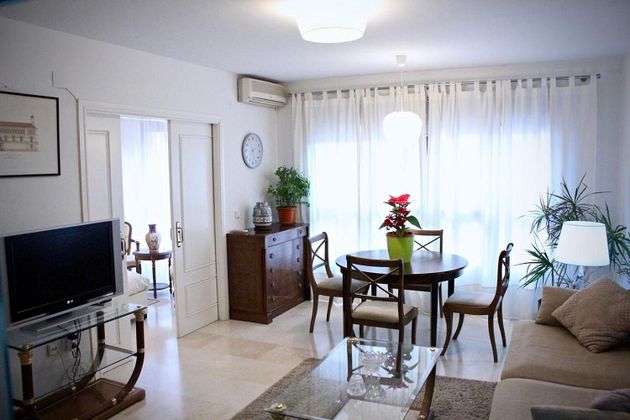 Foto 2 de Alquiler de piso en calle Del Doctor Rodríguez Fornos de 1 habitación con muebles y aire acondicionado