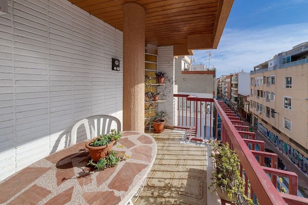 Foto 2 de Pis en venda a calle Zoa de 3 habitacions amb terrassa i aire acondicionat