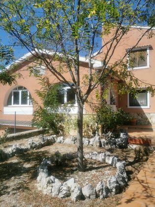 Foto 1 de Venta de chalet en Torremanzanas/Torre de les Maçanes (la) de 5 habitaciones con terraza y jardín