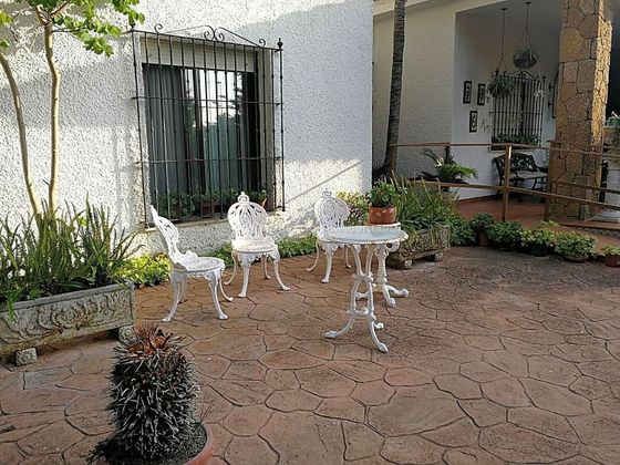 Foto 2 de Venta de chalet en La Jara de 5 habitaciones con piscina y jardín