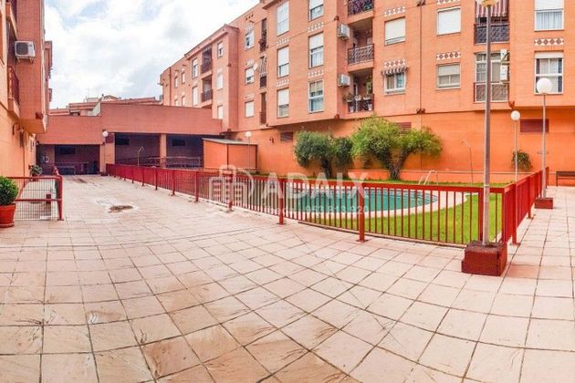 Foto 2 de Venta de piso en calle Santo Domingo Savio de 3 habitaciones con terraza y piscina