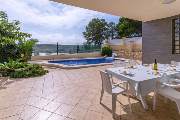 Foto 2 de Chalet en venta en avenida Perales de 4 habitaciones con terraza y piscina