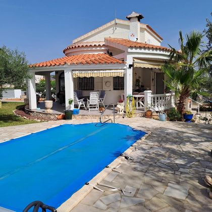 Foto 1 de Xalet en venda a Perelló, el (Tar) de 3 habitacions amb terrassa i piscina
