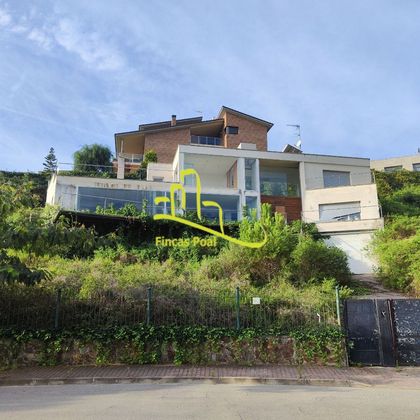Foto 1 de Xalet en venda a calle Montseny de 4 habitacions amb terrassa i piscina