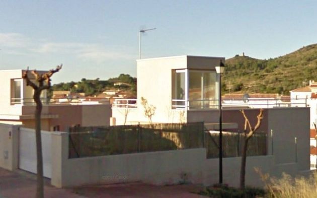 Foto 1 de Chalet en venta en Centro - Roda de Barà de 3 habitaciones con terraza y jardín