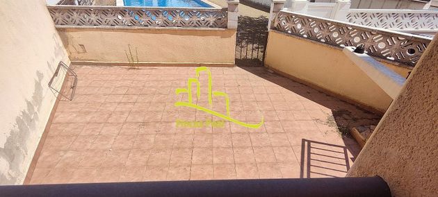 Foto 2 de Piso en venta en Sant Martí Sarroca de 3 habitaciones con terraza y piscina