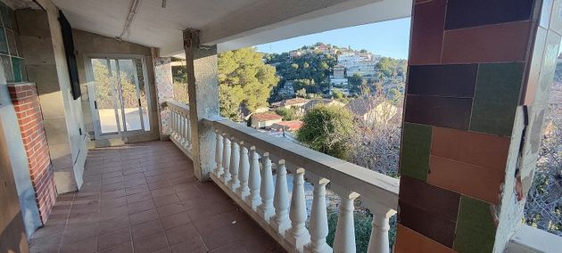 Foto 1 de Xalet en venda a Costa Cunit - Els Jardins - Els  Rosers de 6 habitacions amb terrassa i garatge